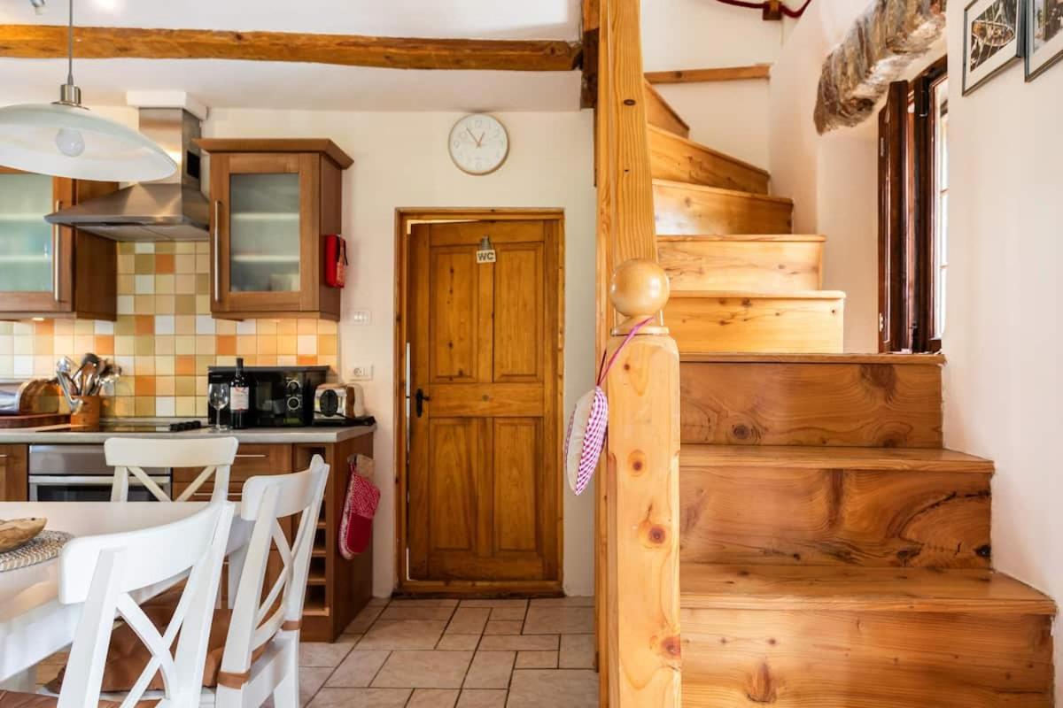 Holiday Home Katric Kamno Eksteriør billede